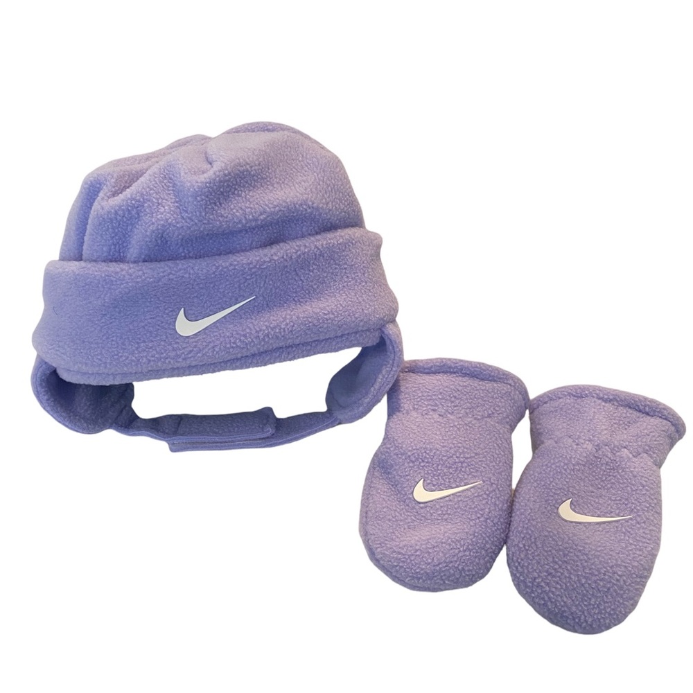 NIKE Baby Fleece Hat and Mittens 2 Piece Set in Purple Pulse